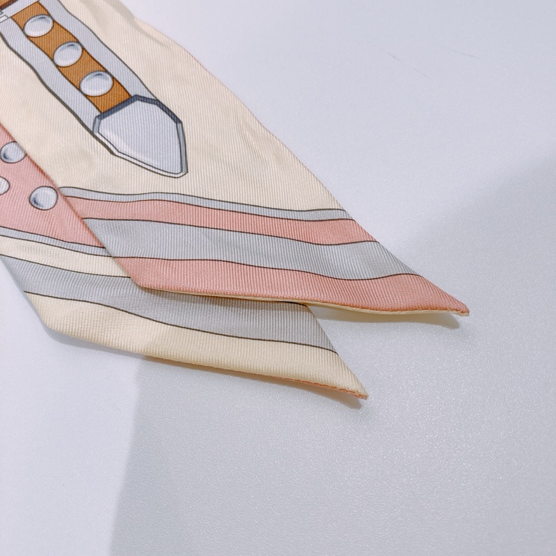 TW4646 HERMES 愛馬仕雙面圖案小絲巾SILK GRAND TRALALA TWILLY-3