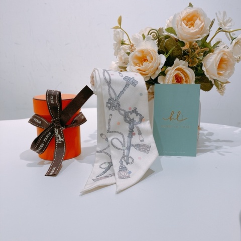 TW4649 HERMES 愛馬仕鎖匙圖案小絲巾SILK LES CLES A POIS TWILLY