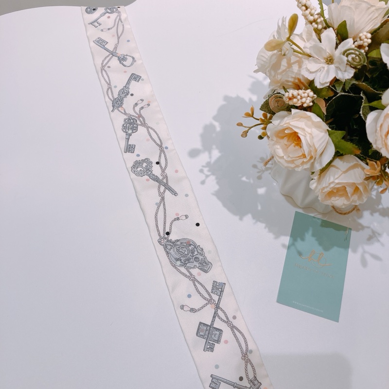 TW4649 HERMES 愛馬仕鎖匙圖案小絲巾SILK LES CLES A POIS TWILLY-5