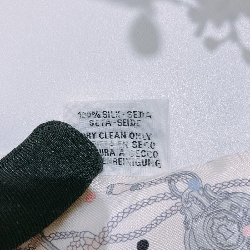 TW4649 HERMES 愛馬仕鎖匙圖案小絲巾SILK LES CLES A POIS TWILLY-10
