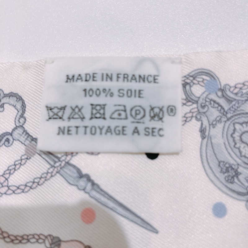 TW4649 HERMES 愛馬仕鎖匙圖案小絲巾SILK LES CLES A POIS TWILLY-11