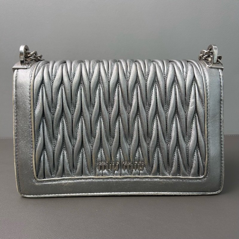 Miu Miu • Confidential銀色全皮褶皺鏈條包 芯片款-3
