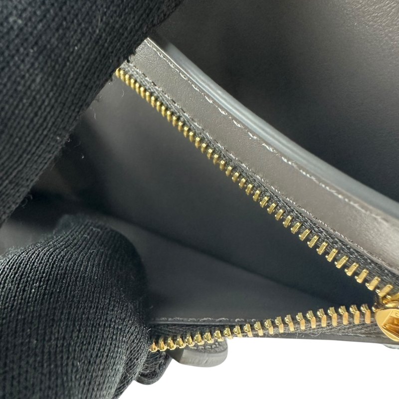 【美收精品】CELINE 灰色雙折錢包 C-117【隔月月中將轉賣至日本 上架期限30天】-6