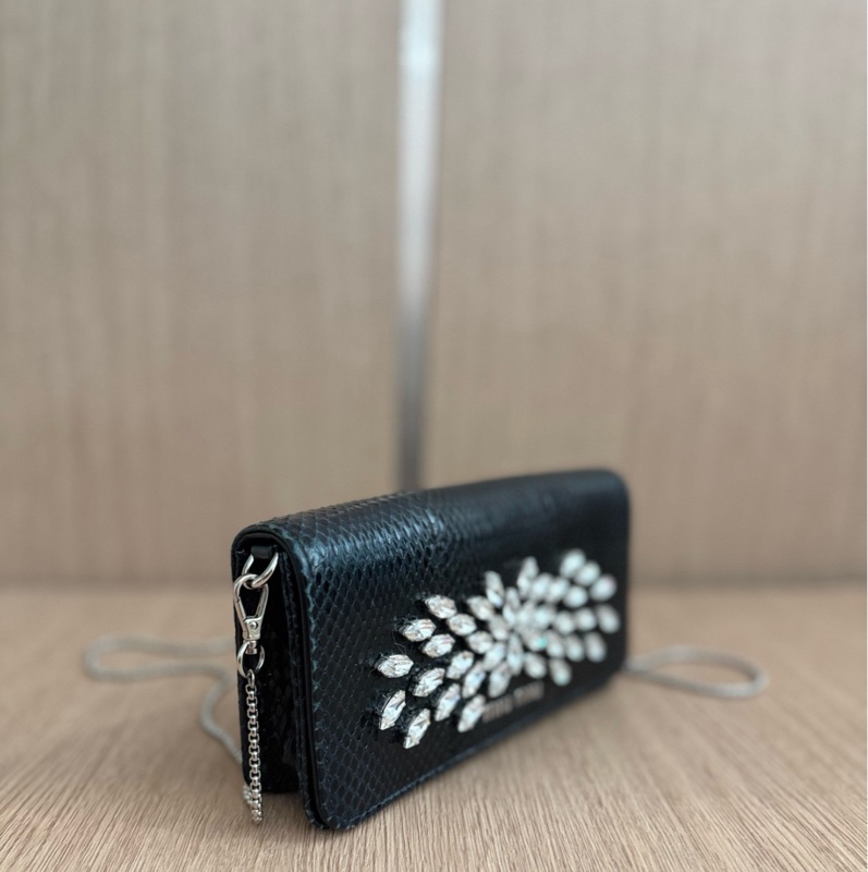 Miu Miu • 施華洛世奇水鑽黑色蛇皮鏈條包-5