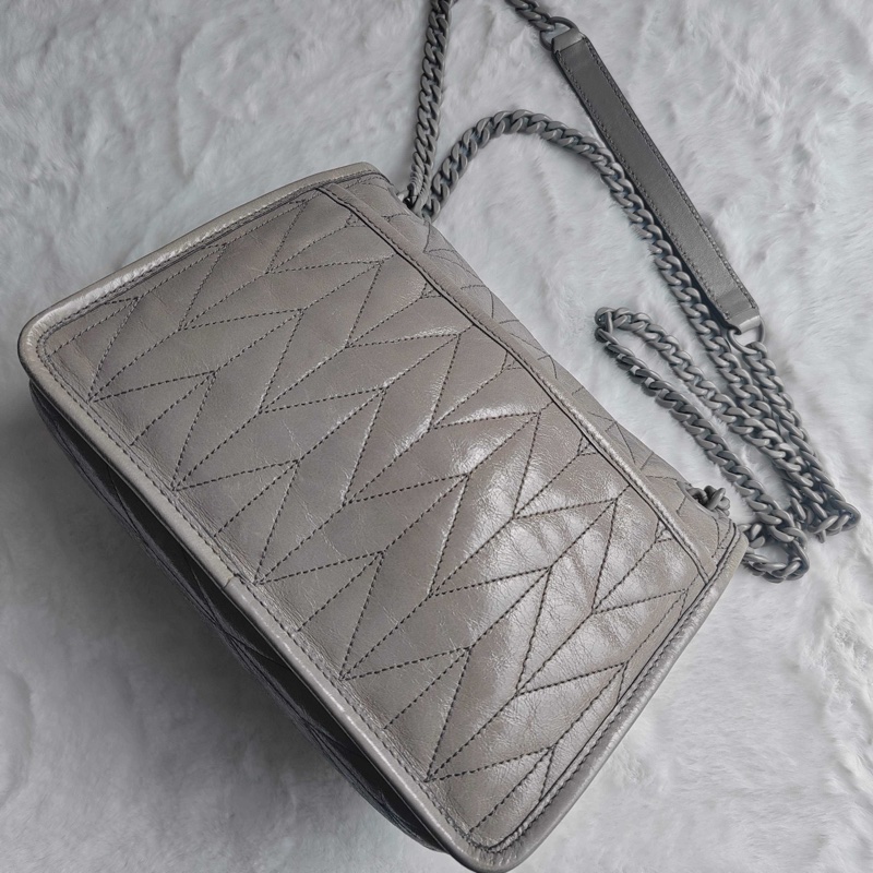 Miu Miu • 全皮褶皺大象灰鏈條包-2