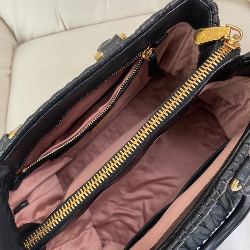 Miu Miu • 黑金羊皮皺摺多層托特包 Tote-9