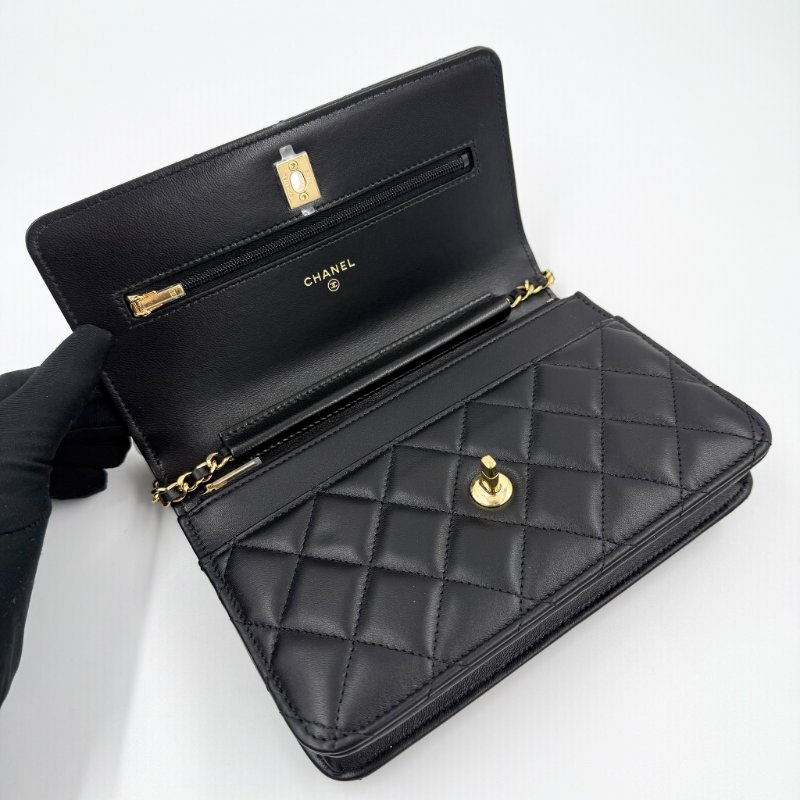 CHANEL - 黑色金釦菱格羊皮旋轉釦WOC / 新版-3