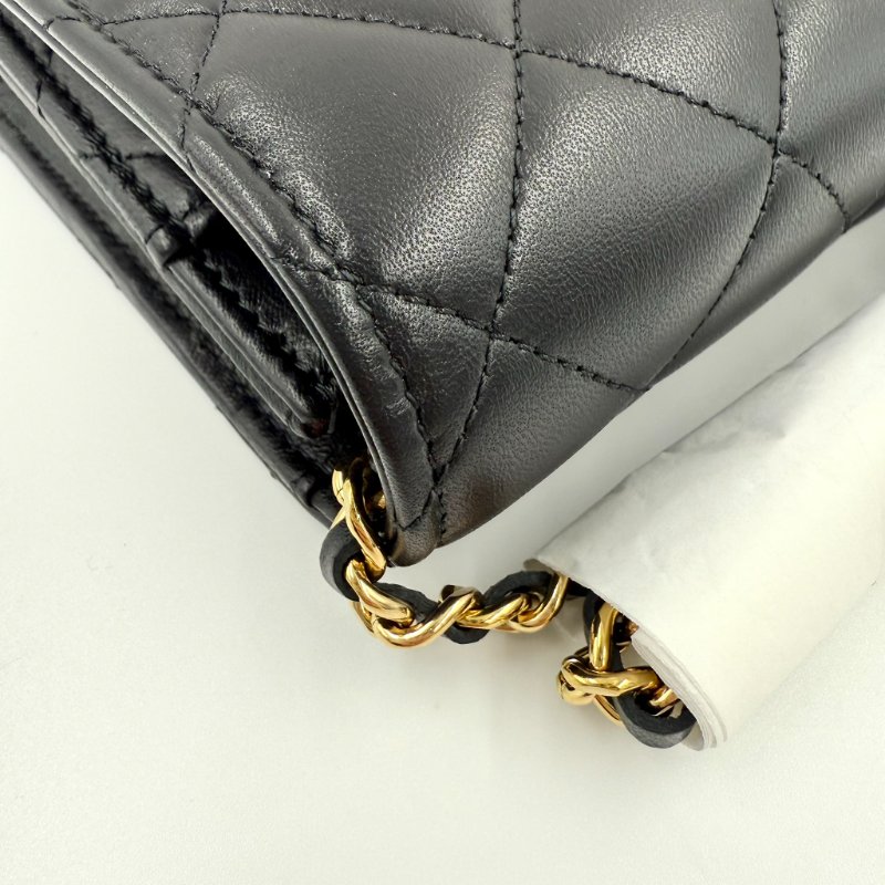 CHANEL - 黑色金釦菱格羊皮旋轉釦WOC / 新版-8