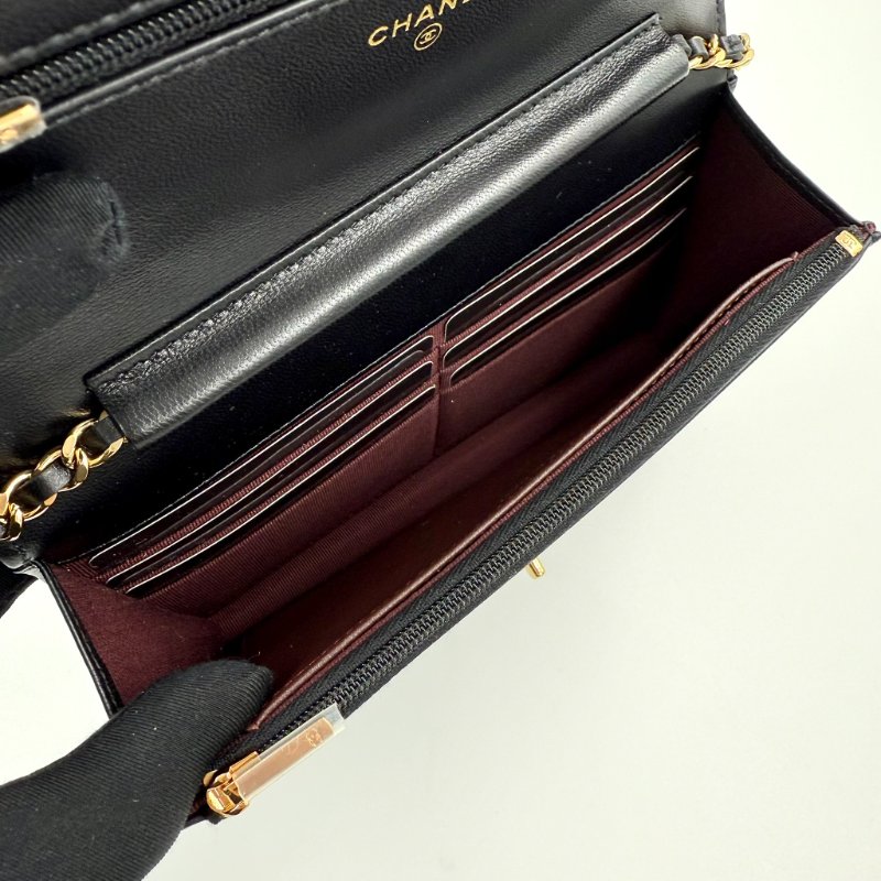 CHANEL - 黑色金釦菱格羊皮旋轉釦WOC / 新版-9