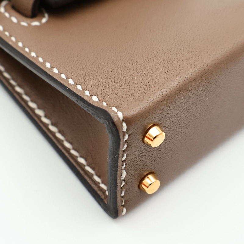 HERMES Tadelakt皮革Kelly Twilly Bag Charm金扣掛飾Etoupe-8