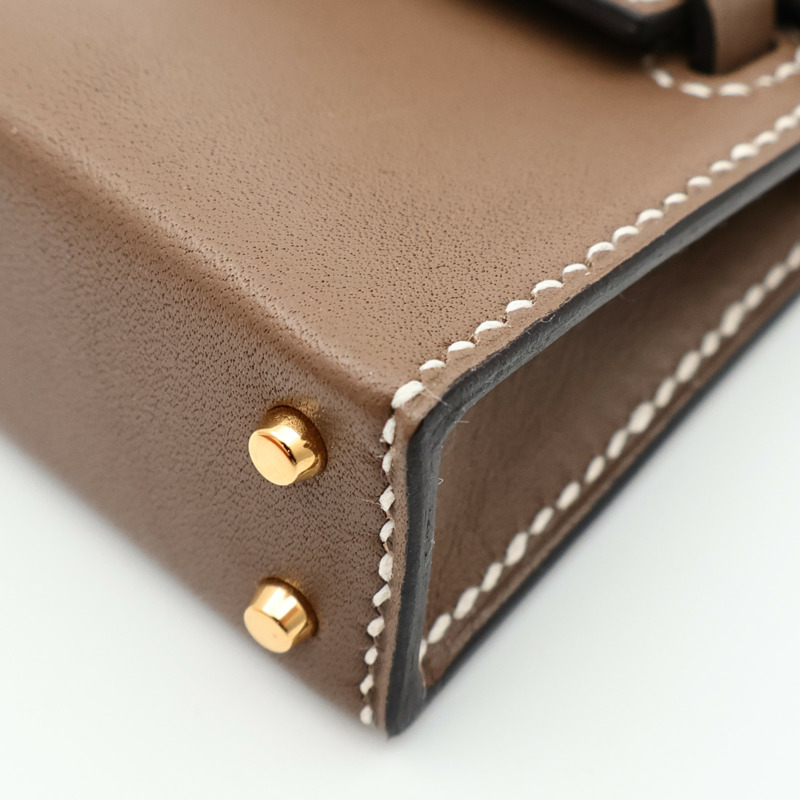 HERMES Tadelakt皮革Kelly Twilly Bag Charm金扣掛飾Etoupe-9