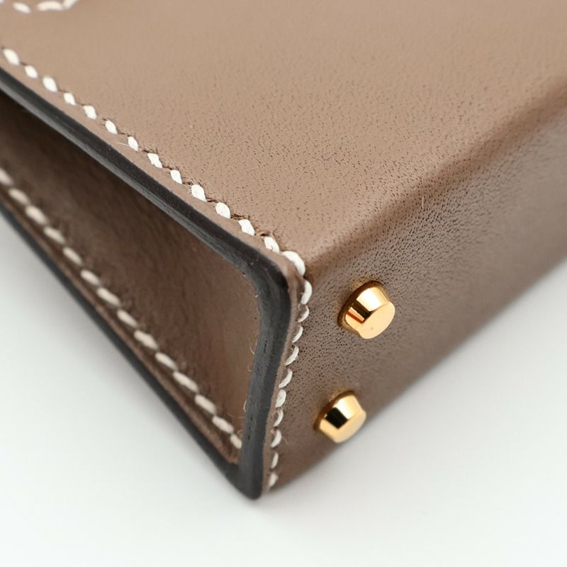 HERMES Tadelakt皮革Kelly Twilly Bag Charm金扣掛飾Etoupe-10