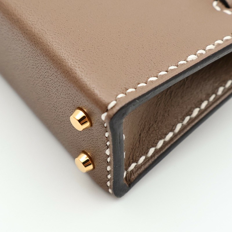 HERMES Tadelakt皮革Kelly Twilly Bag Charm金扣掛飾Etoupe-11