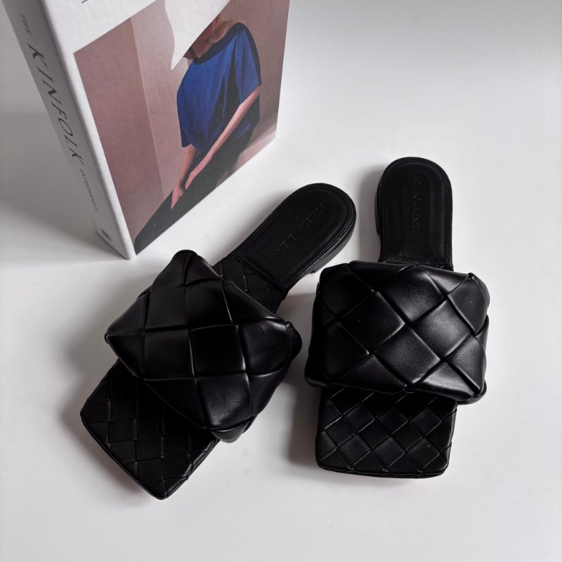 39號 ::BOTTEGA VENETA:: 黑色編織方頭拖鞋 皮革平底涼鞋 Lido black intrecciato maxi woven leather flat sandals EU39-0