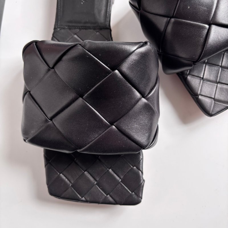 39號 ::BOTTEGA VENETA:: 黑色編織方頭拖鞋 皮革平底涼鞋 Lido black intrecciato maxi woven leather flat sandals EU39-3