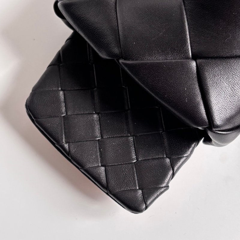 39號 ::BOTTEGA VENETA:: 黑色編織方頭拖鞋 皮革平底涼鞋 Lido black intrecciato maxi woven leather flat sandals EU39-5