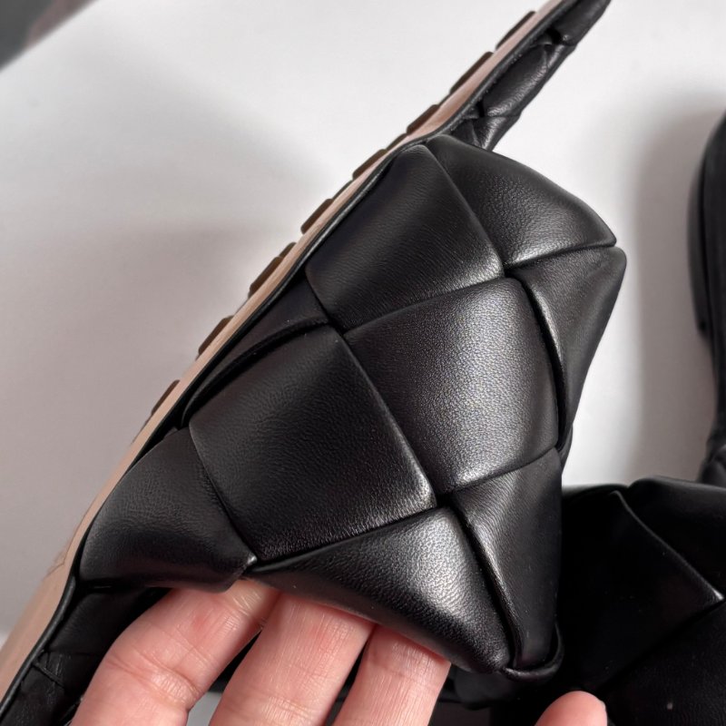 39號 ::BOTTEGA VENETA:: 黑色編織方頭拖鞋 皮革平底涼鞋 Lido black intrecciato maxi woven leather flat sandals EU39-16