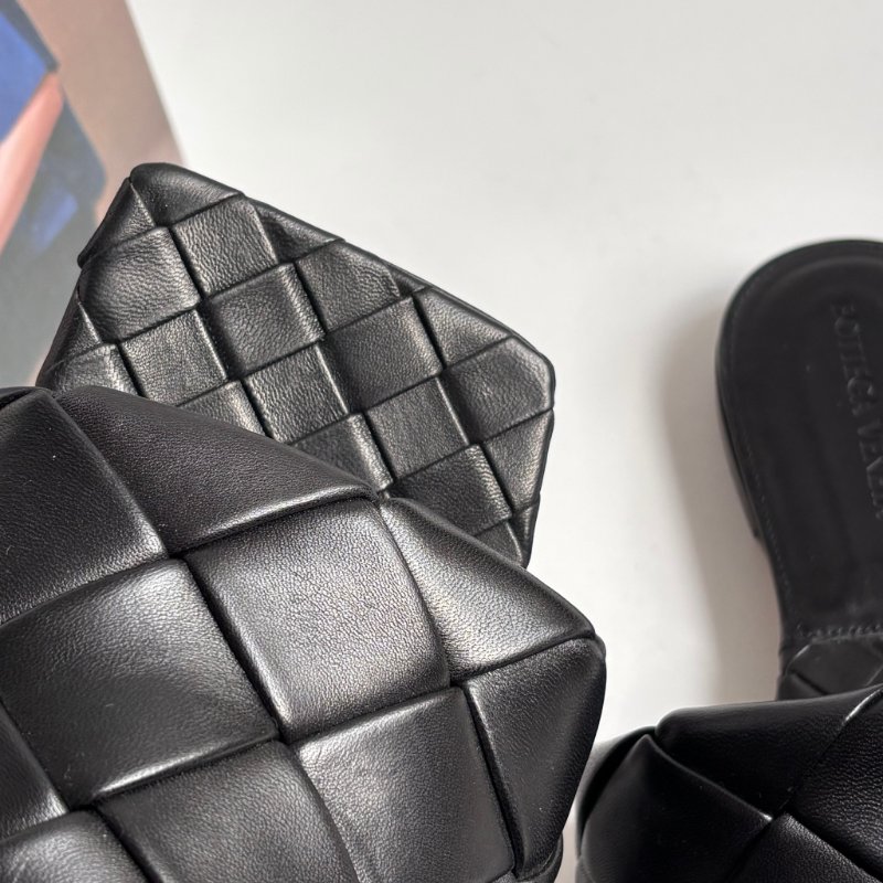 39號 ::BOTTEGA VENETA:: 黑色編織方頭拖鞋 皮革平底涼鞋 Lido black intrecciato maxi woven leather flat sandals EU39-17