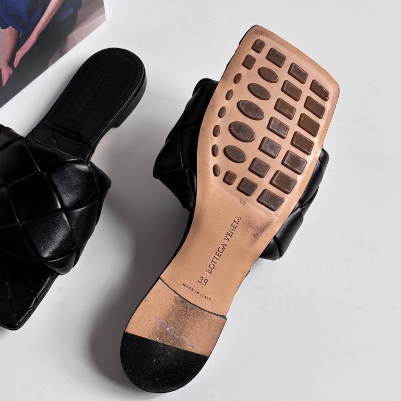 39號 ::BOTTEGA VENETA:: 黑色編織方頭拖鞋 皮革平底涼鞋 Lido black intrecciato maxi woven leather flat sandals EU39-23