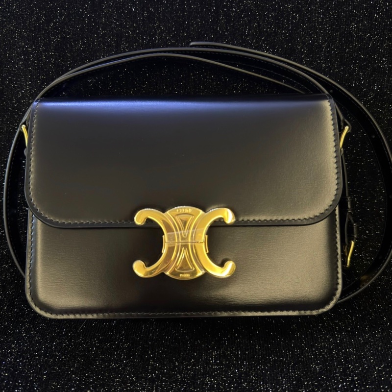 【全新✨ 全網最低價!】Celine 凱旋門 TEEN TRIOMPHE黑金 亮澤牛皮革手袋-0