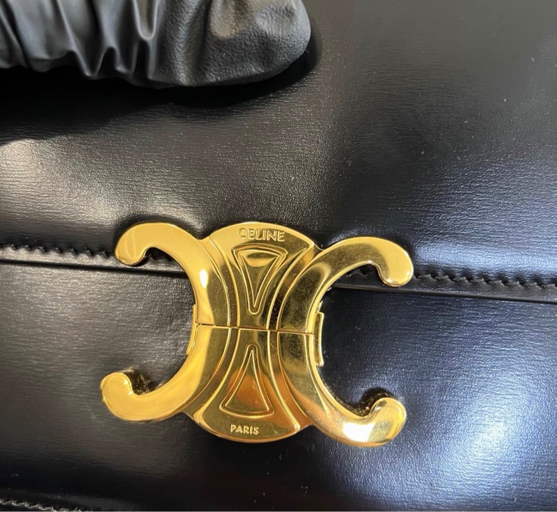 【全新✨ 全網最低價！】Celine 凱旋門 TEEN TRIOMPHE黑金 亮澤牛皮革手袋-6