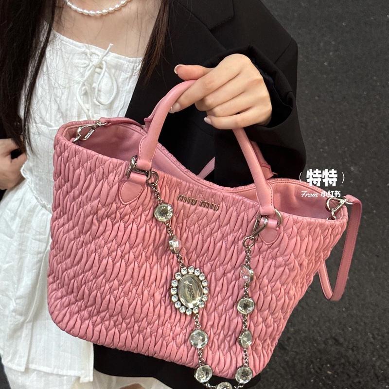 Miu Miu • 櫻花粉全皮褶皺水桶包 帶鑽-1