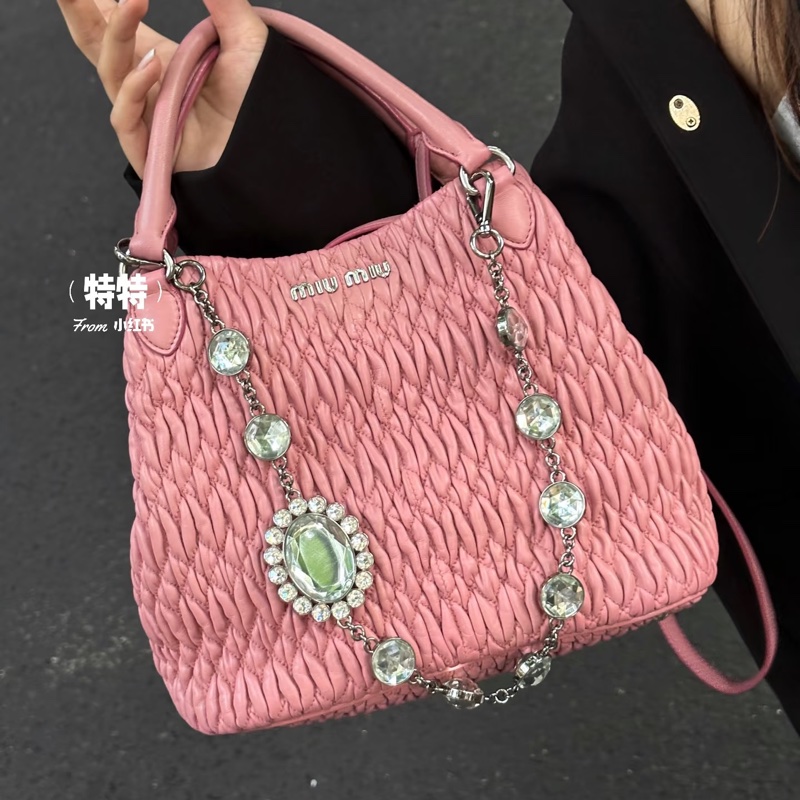 Miu Miu • 櫻花粉全皮褶皺水桶包 帶鑽-2