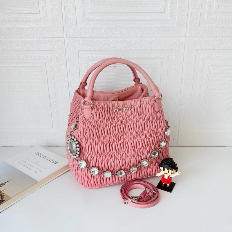 Miu Miu • 櫻花粉全皮褶皺水桶包 帶鑽-4