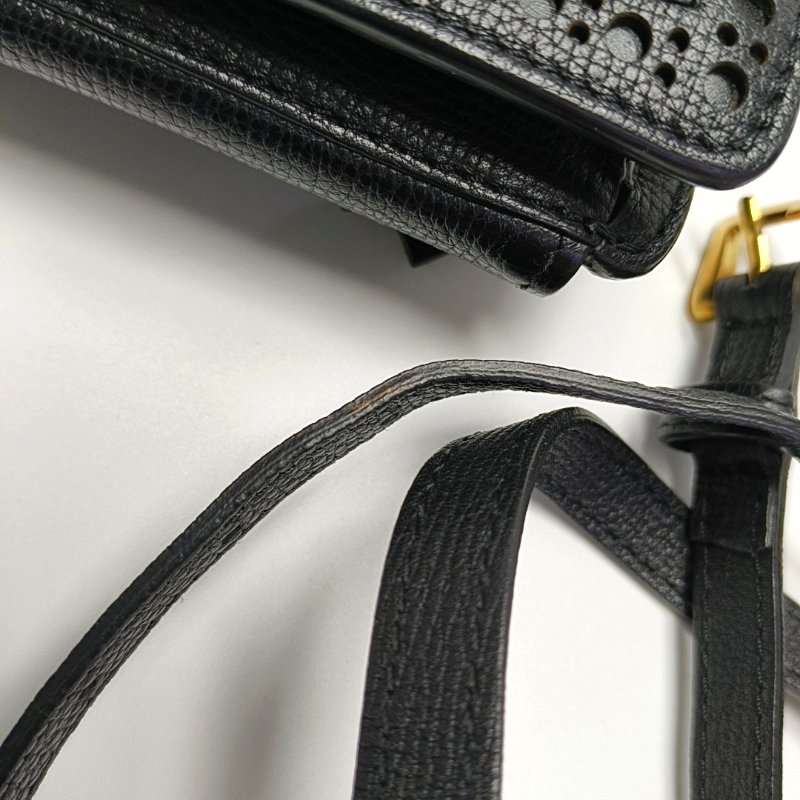 BURBERRY Macken小號黑色牛皮流蘇鏤空單肩包斜挎包手拿包 金色五金 可拆卸肩帶-14