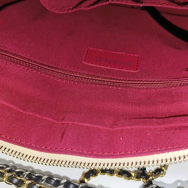 CHANEL GABRIELLE中號裸粉色牛皮菱格紋絎縫流浪包單肩包斜挎包 金色釘色五金 24開 可拆卸肩帶-13