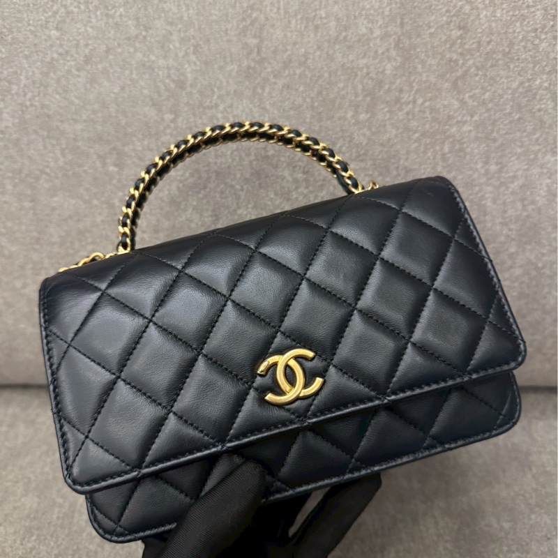 香奈兒黑色羊皮手柄鏈條包-1