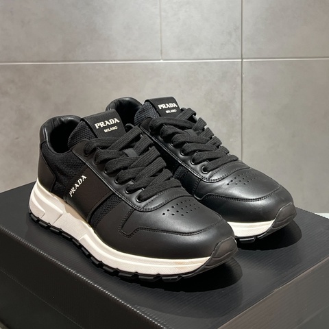 PRADA 黑色休閒運動鞋