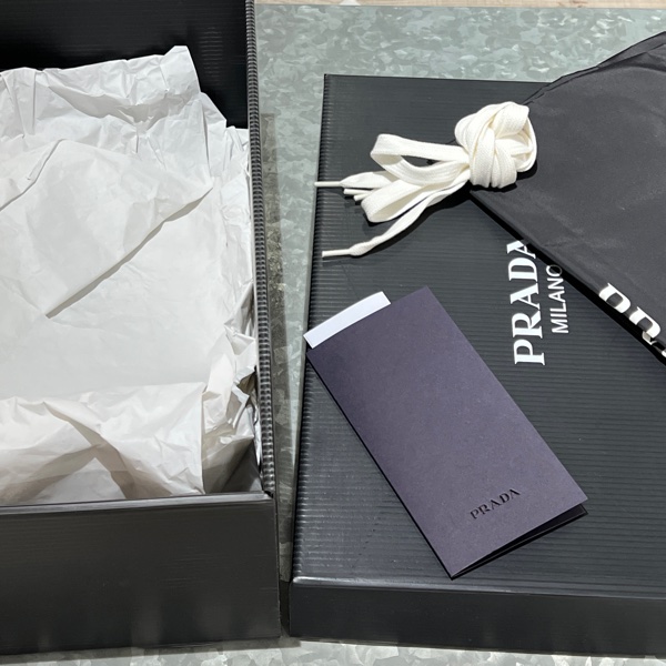 PRADA 黑色休閒運動鞋-9