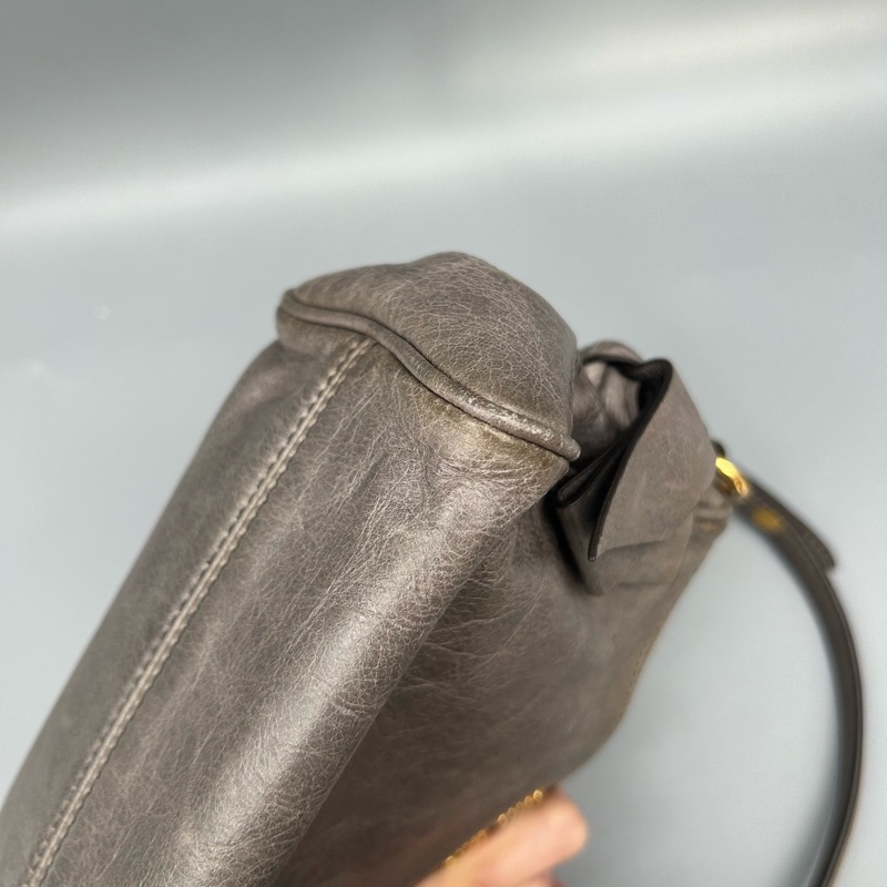 Miu Miu • 大象灰全皮金釦腋下包-5