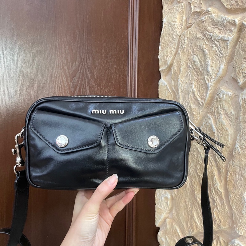 Miu Miu • 黑銀全皮口袋機車相機包-2
