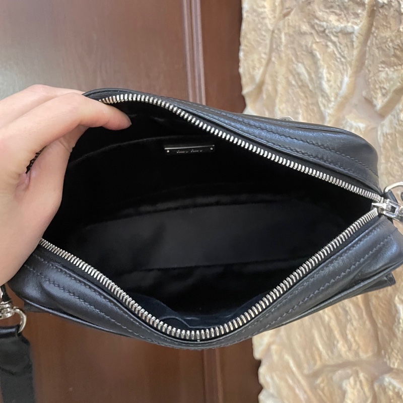 Miu Miu • 黑銀全皮口袋機車相機包-5