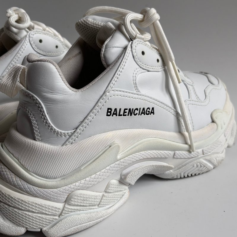 38號 ::BALENCIAGA:: Triple S Sporty Sneaker in White 白色運動休閒鞋-13