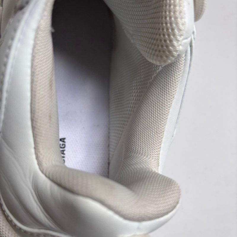 38號 ::BALENCIAGA:: Triple S Sporty Sneaker in White 白色運動休閒鞋-19