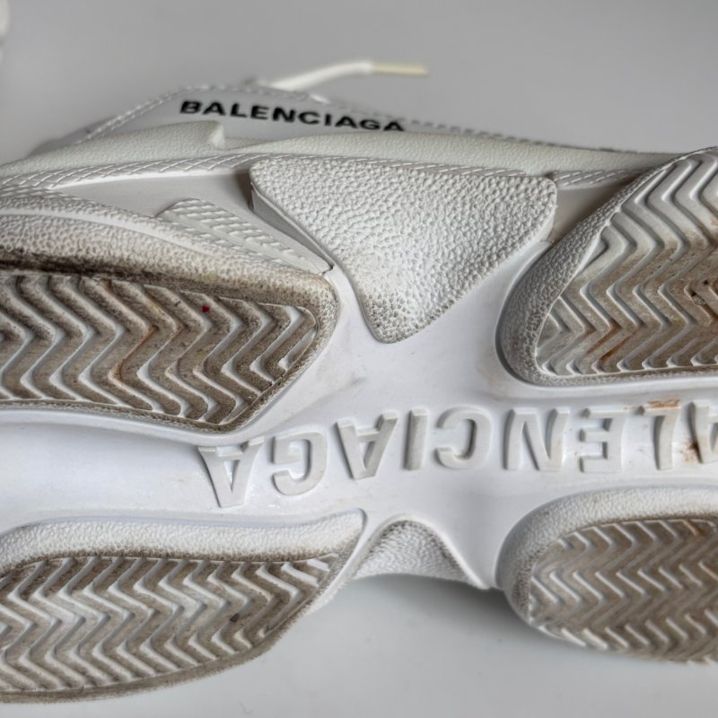38號 ::BALENCIAGA:: Triple S Sporty Sneaker in White 白色運動休閒鞋-26