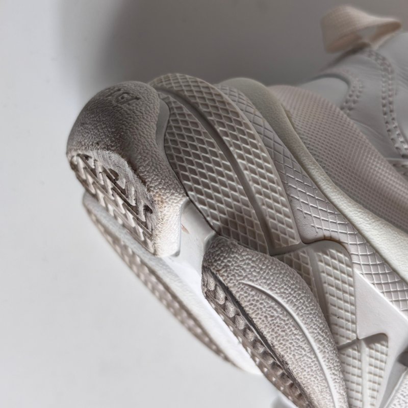 38號 ::BALENCIAGA:: Triple S Sporty Sneaker in White 白色運動休閒鞋-28