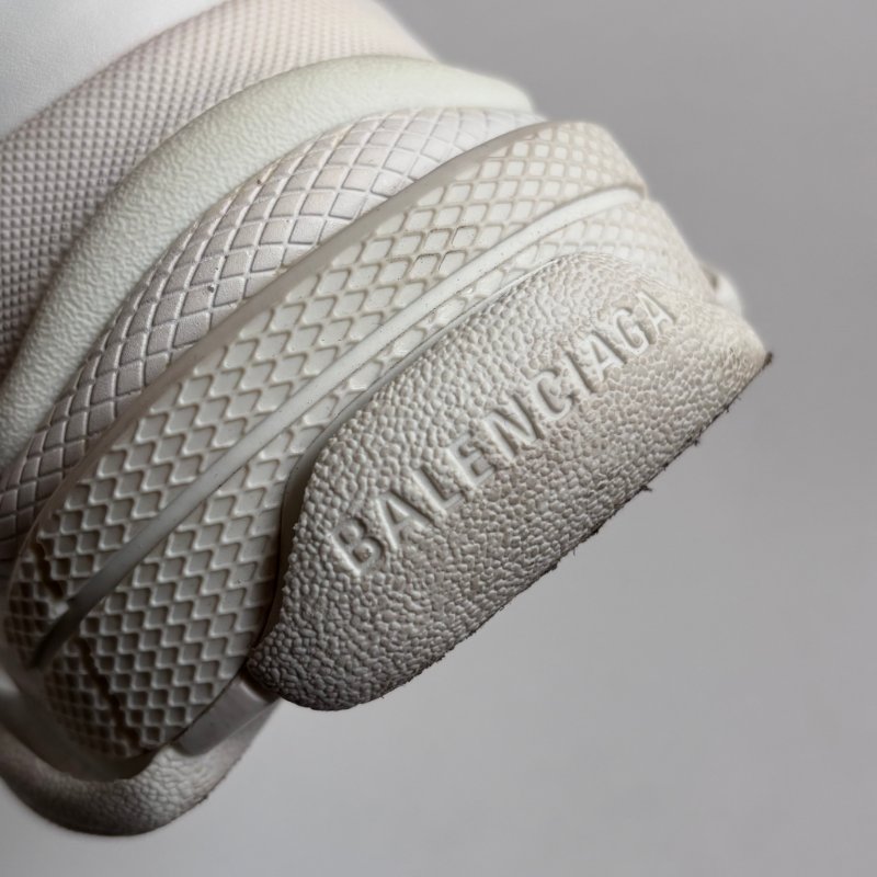 38號 ::BALENCIAGA:: Triple S Sporty Sneaker in White 白色運動休閒鞋-29