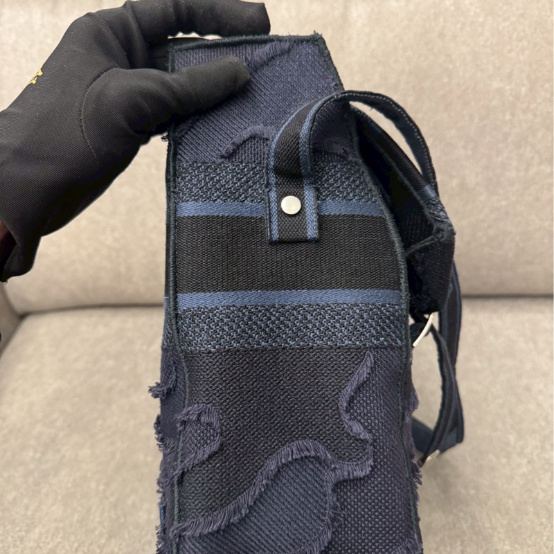 DIOR經典電繡帆布郵差包-2