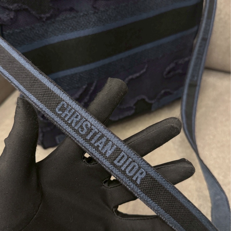 DIOR經典電繡帆布郵差包-5