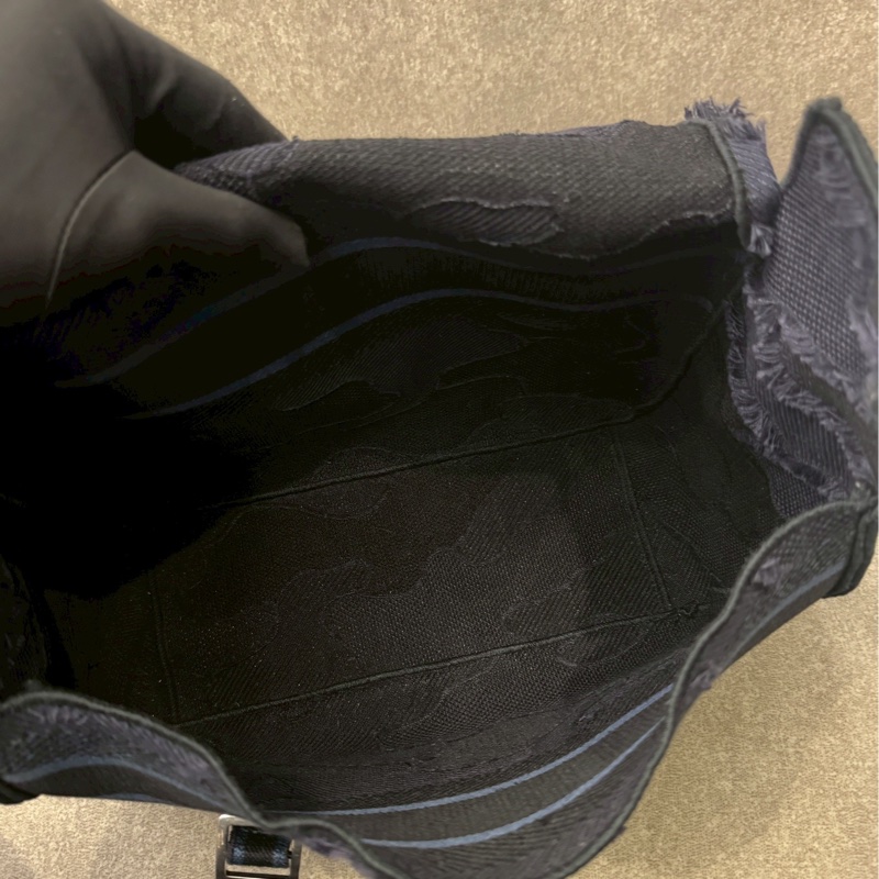 DIOR經典電繡帆布郵差包-7