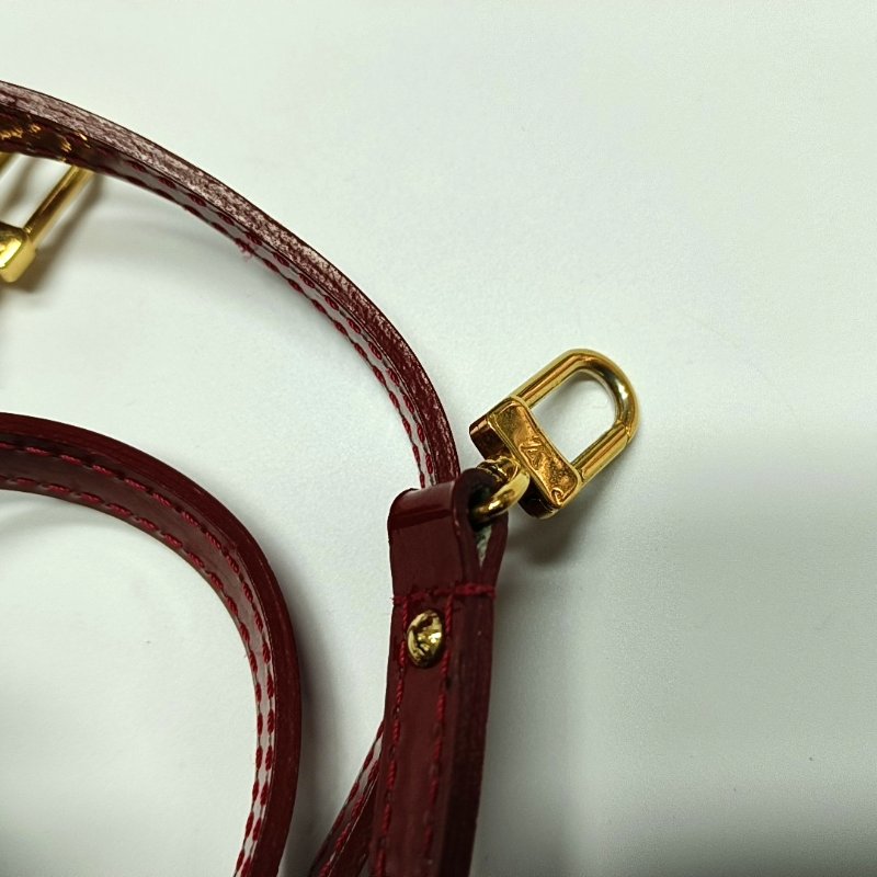 LOUIS VUITTON ALMA BB 紅色漆皮老花壓紋貝殼包單肩包手提包斜挎包 金色五金 可拆卸肩帶-15