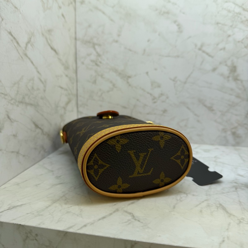 LV老花薯條斜背包/晶片-4