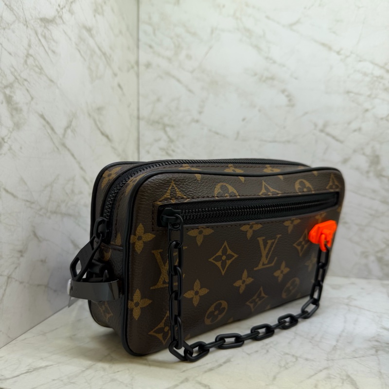 LV老花鍊條相機手拿包-3