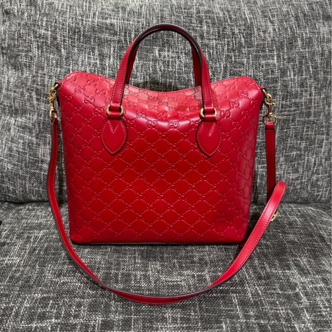 GUCCI磁吸壓紋牛皮包