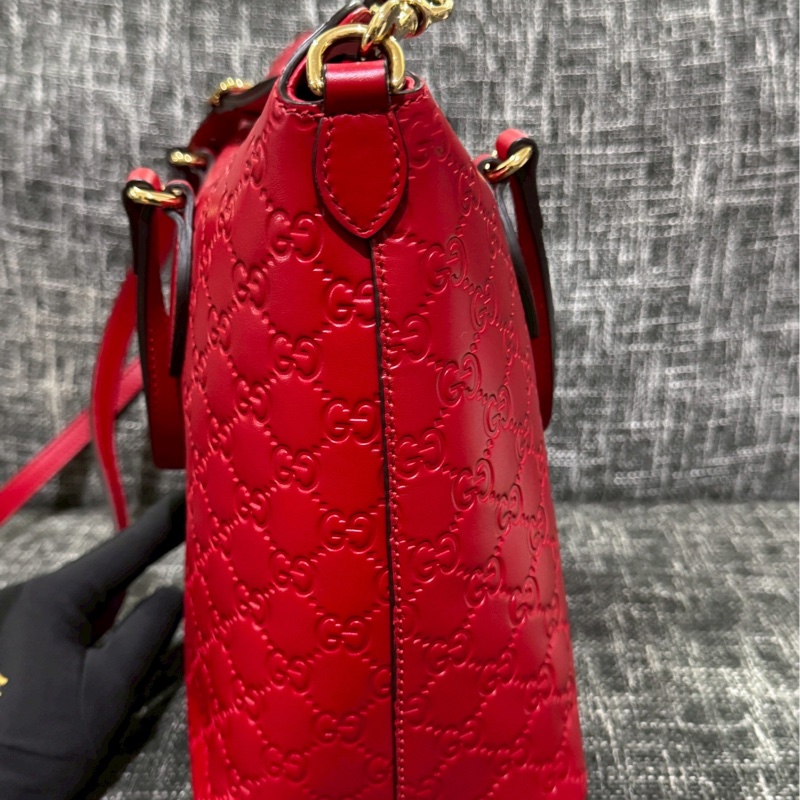 GUCCI磁吸壓紋牛皮包-7