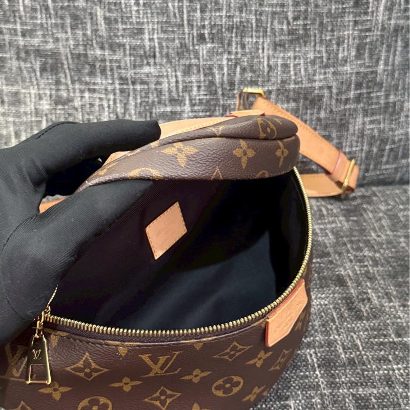 LV絕版老花腰包-5